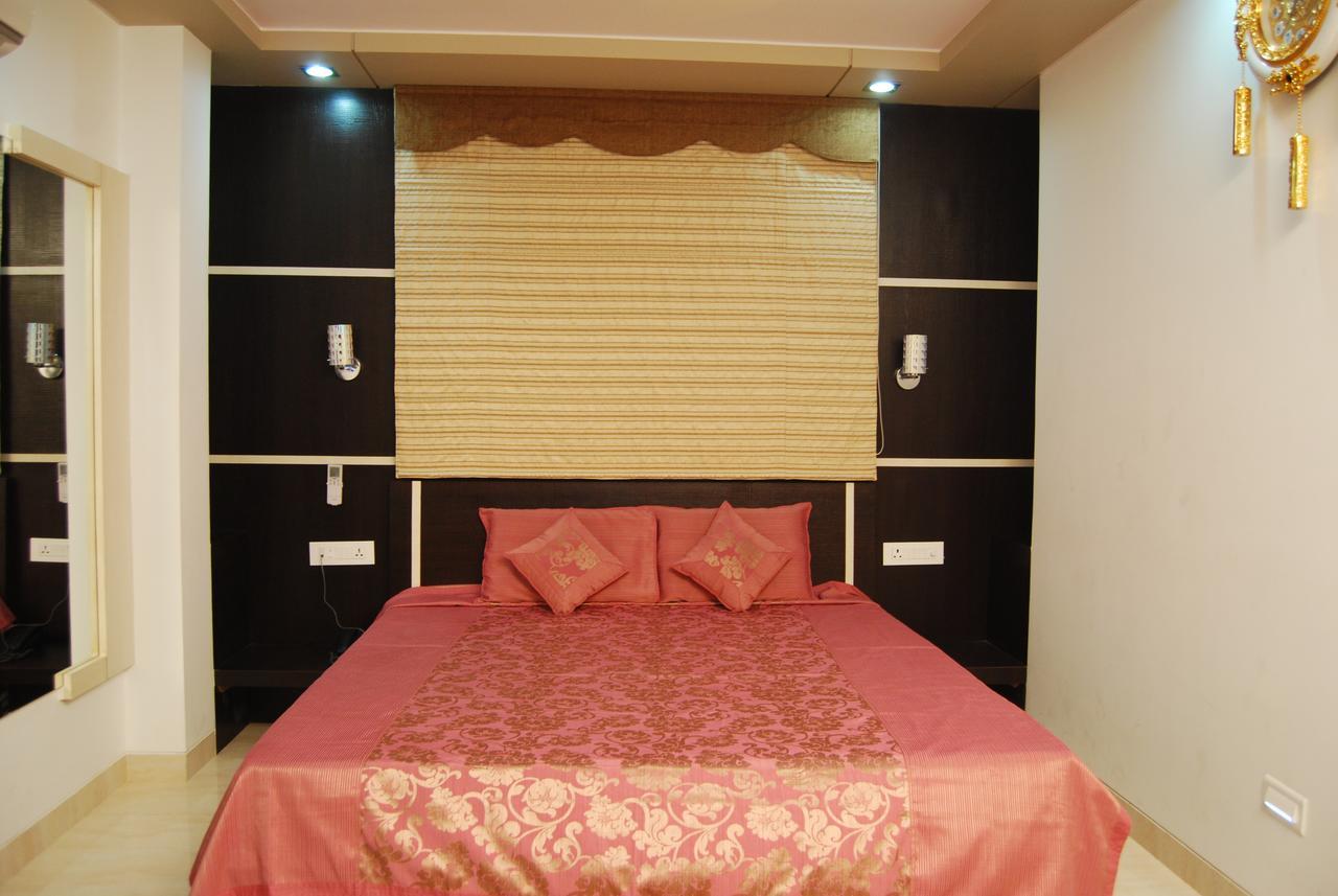Hotel Jinendra Palace Jaipur Extérieur photo
