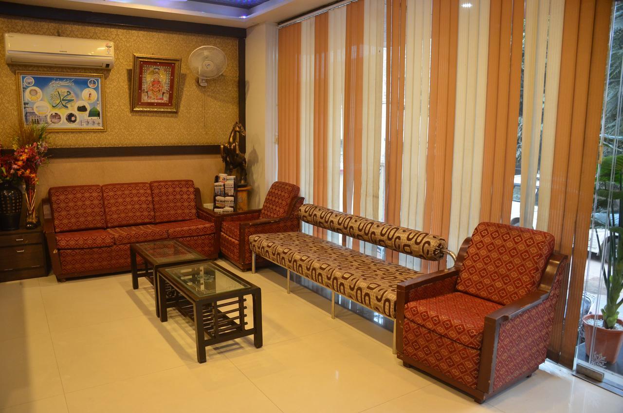 Hotel Jinendra Palace Jaipur Extérieur photo