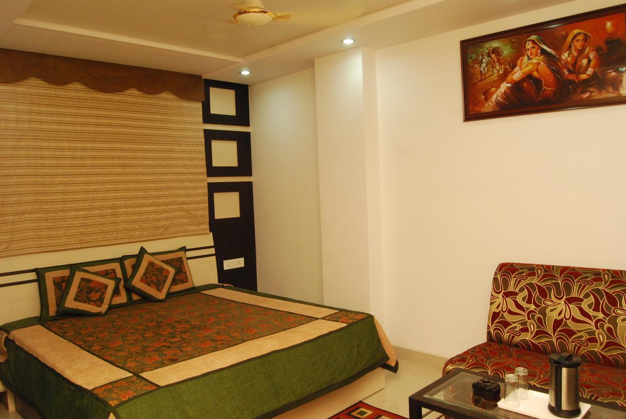 Hotel Jinendra Palace Jaipur Extérieur photo