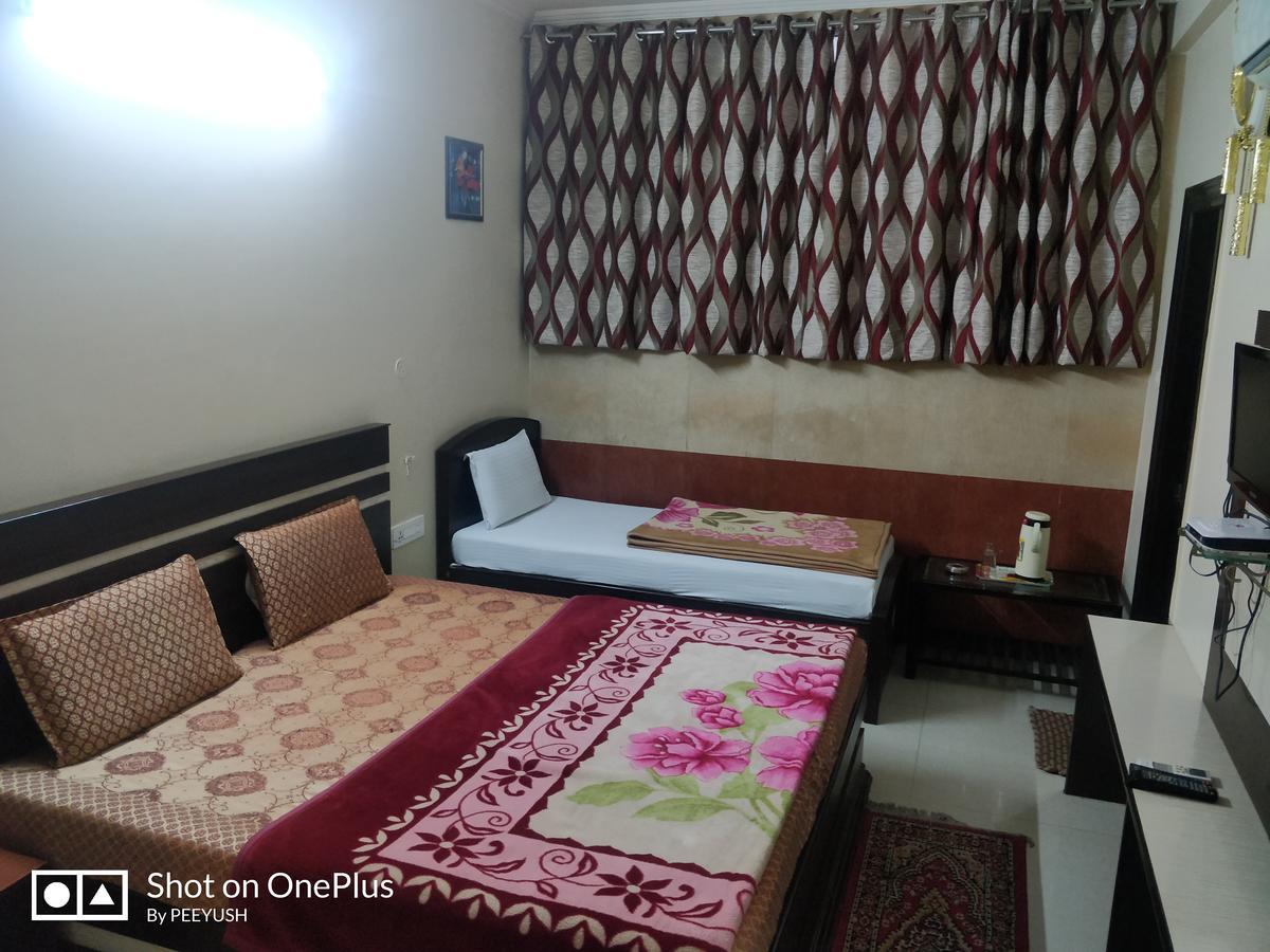 Hotel Jinendra Palace Jaipur Extérieur photo